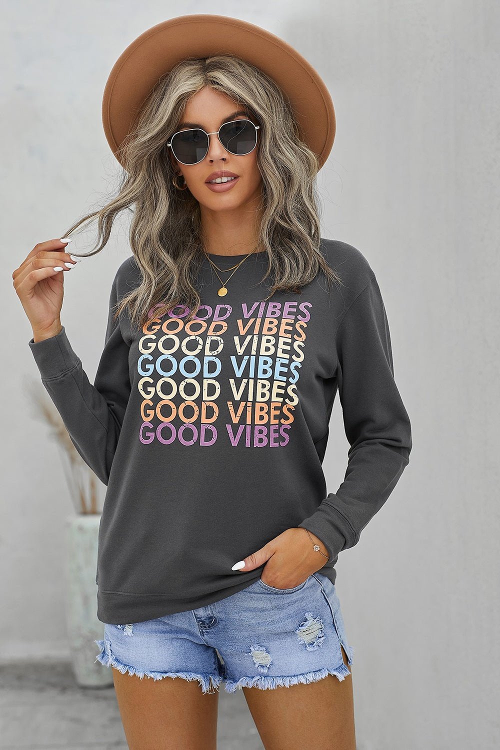 GOOD VIBES Graphic Sweatshirt - Sweatshirts & Hoodies - FITGGINS