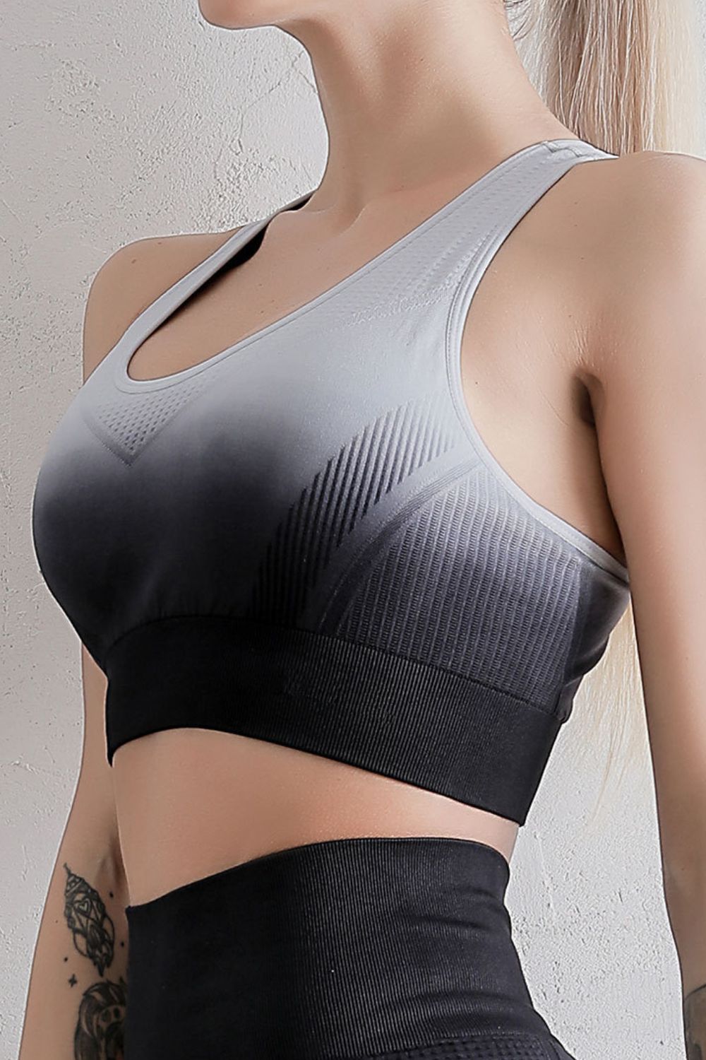 Gradient Racerback Sports Bra - Sports Bras - FITGGINS