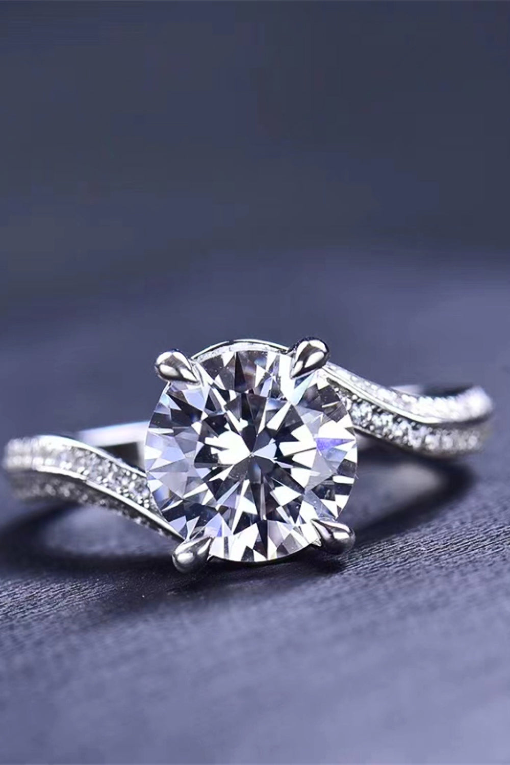 Keep Your Eyes On Me 3 Carat Moissanite Ring - Rings - FITGGINS