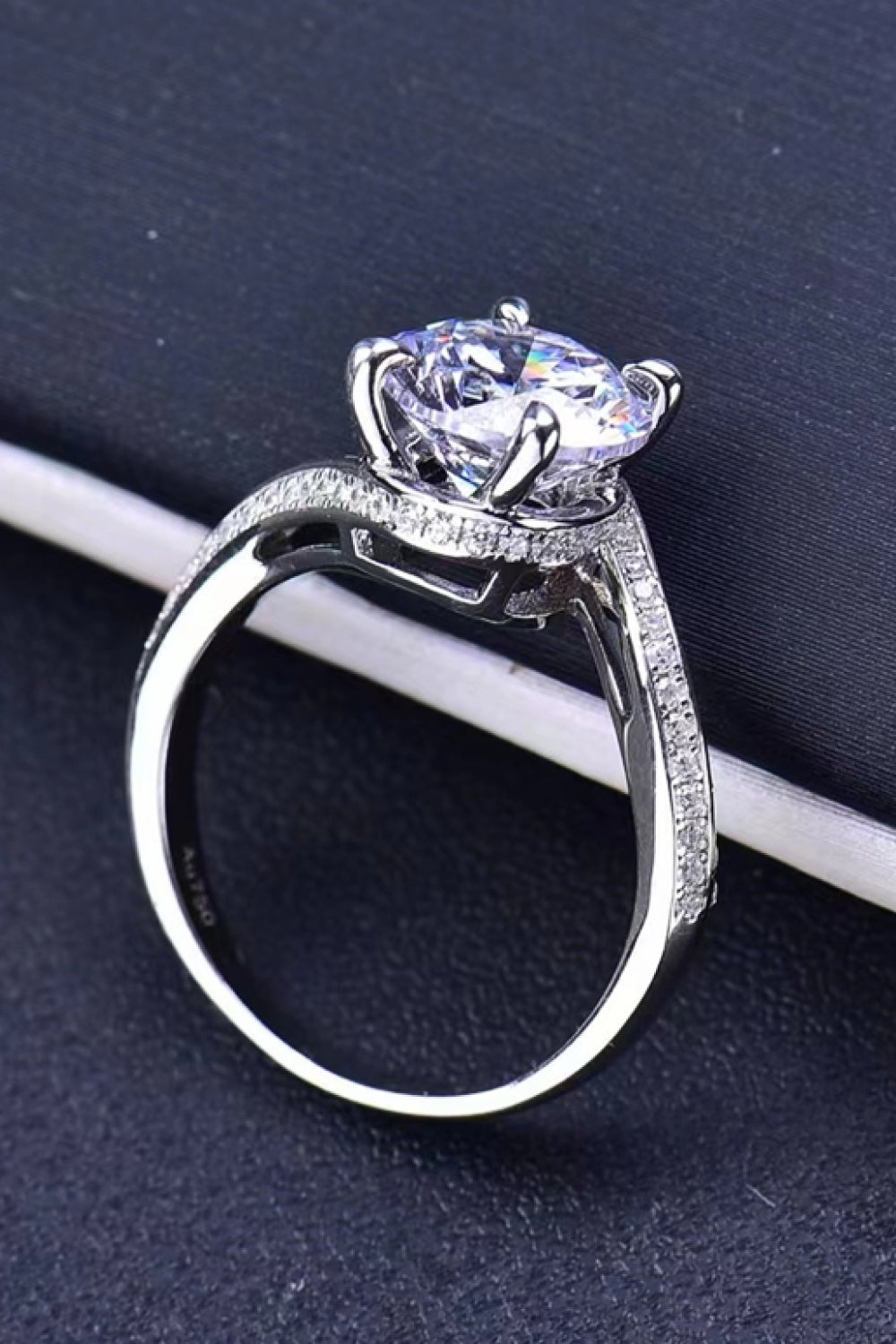 Keep Your Eyes On Me 3 Carat Moissanite Ring - Rings - FITGGINS