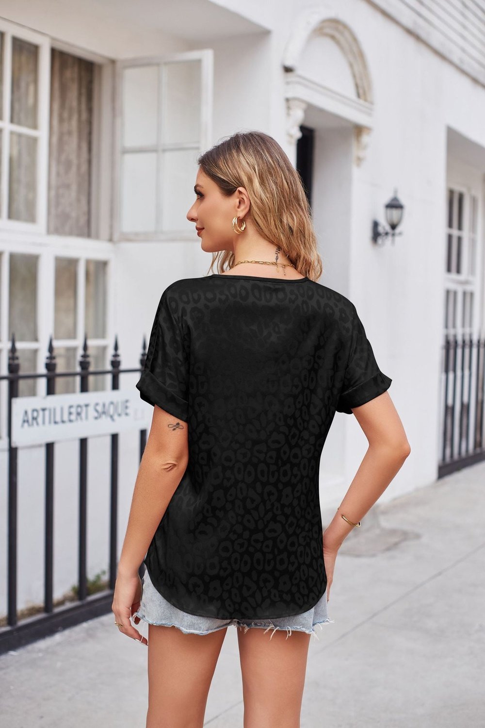 Leopard Print Curved Hem Satin Top - T-Shirts - FITGGINS