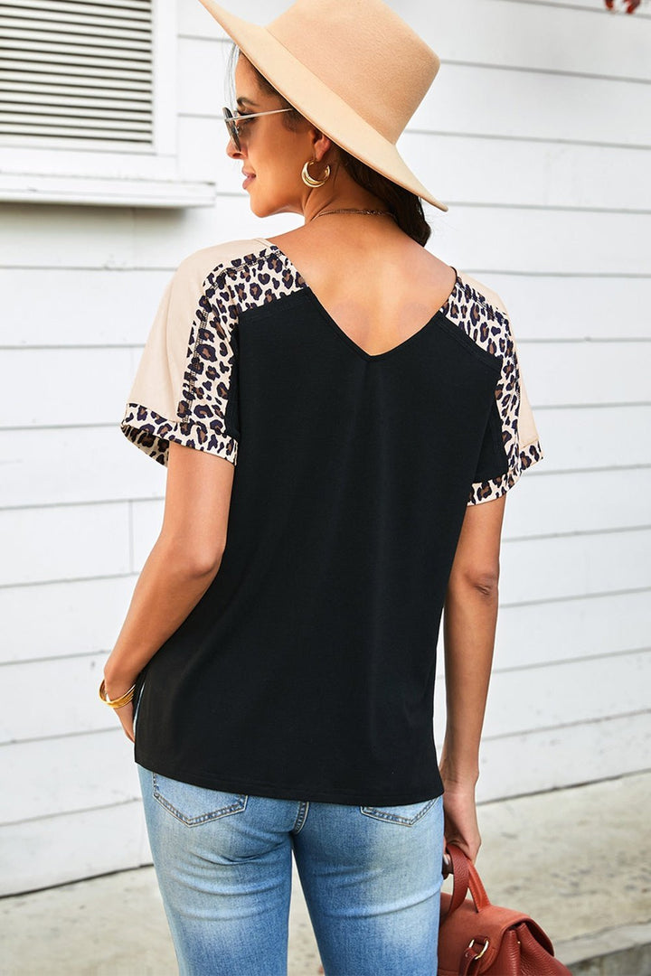 Leopard Sleeve Side Slit Tee-Shirt - T-Shirts - FITGGINS