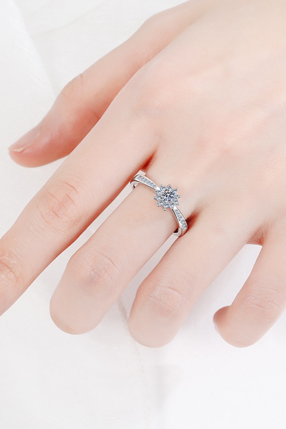 Moissanite Rhodium-Plated Snowflake Ring - Rings - FITGGINS