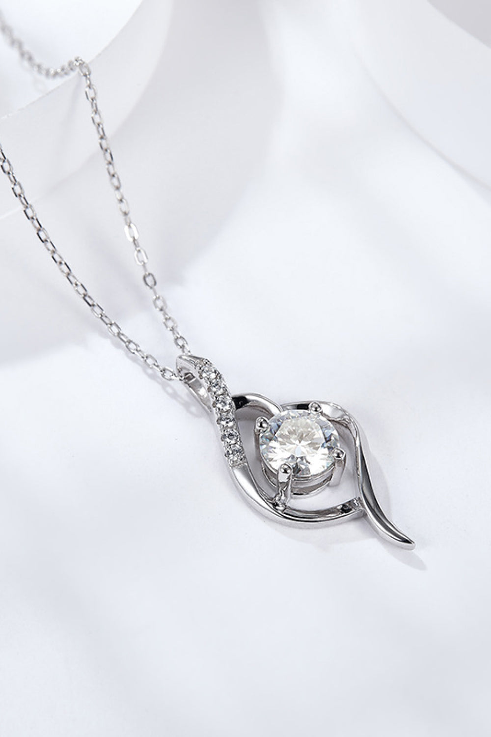 Platinum-Plated 1 Carat Moissanite Pendant Necklace - Necklaces - FITGGINS