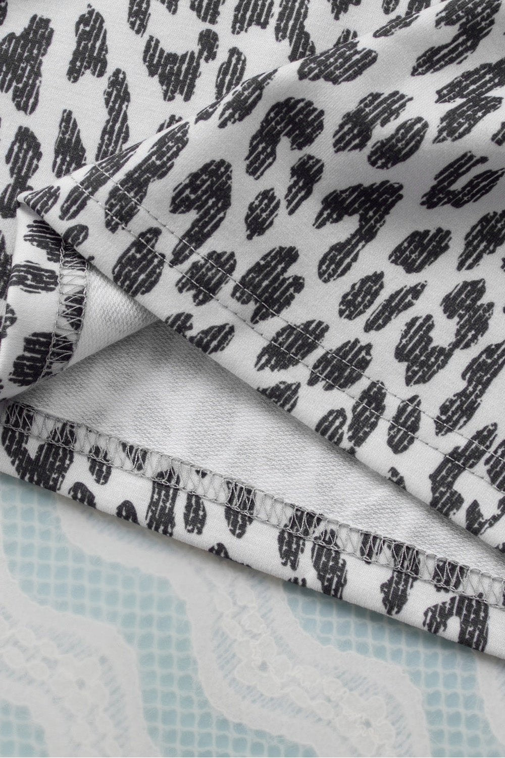 Plus Size Leopard Raglan Sleeve Hoodie - Sweatshirts & Hoodies - FITGGINS