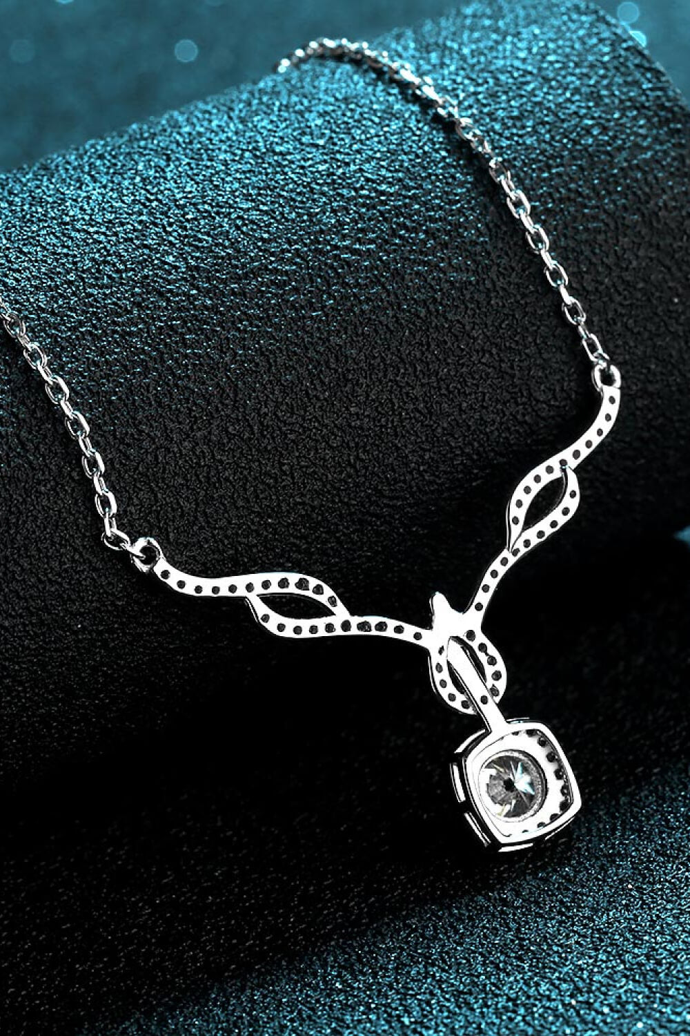Right On Trend Moissanite Pendant Necklace - Necklaces - FITGGINS