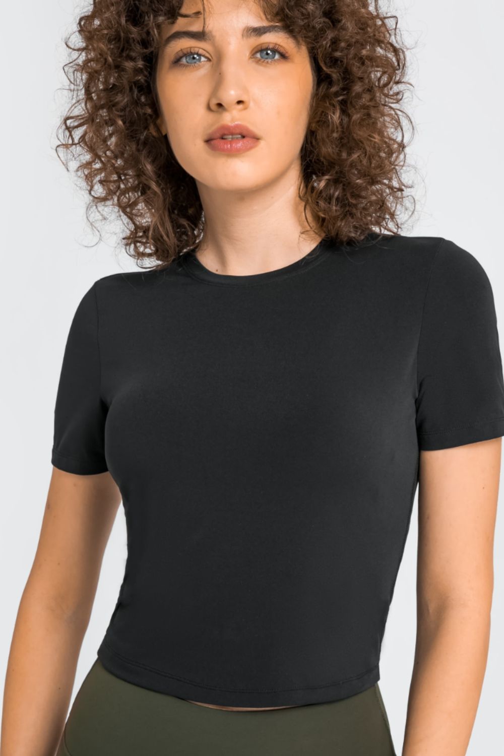 Round Neck Short Sleeve Yoga Tee - Crop Tops & Tank Tops - FITGGINS