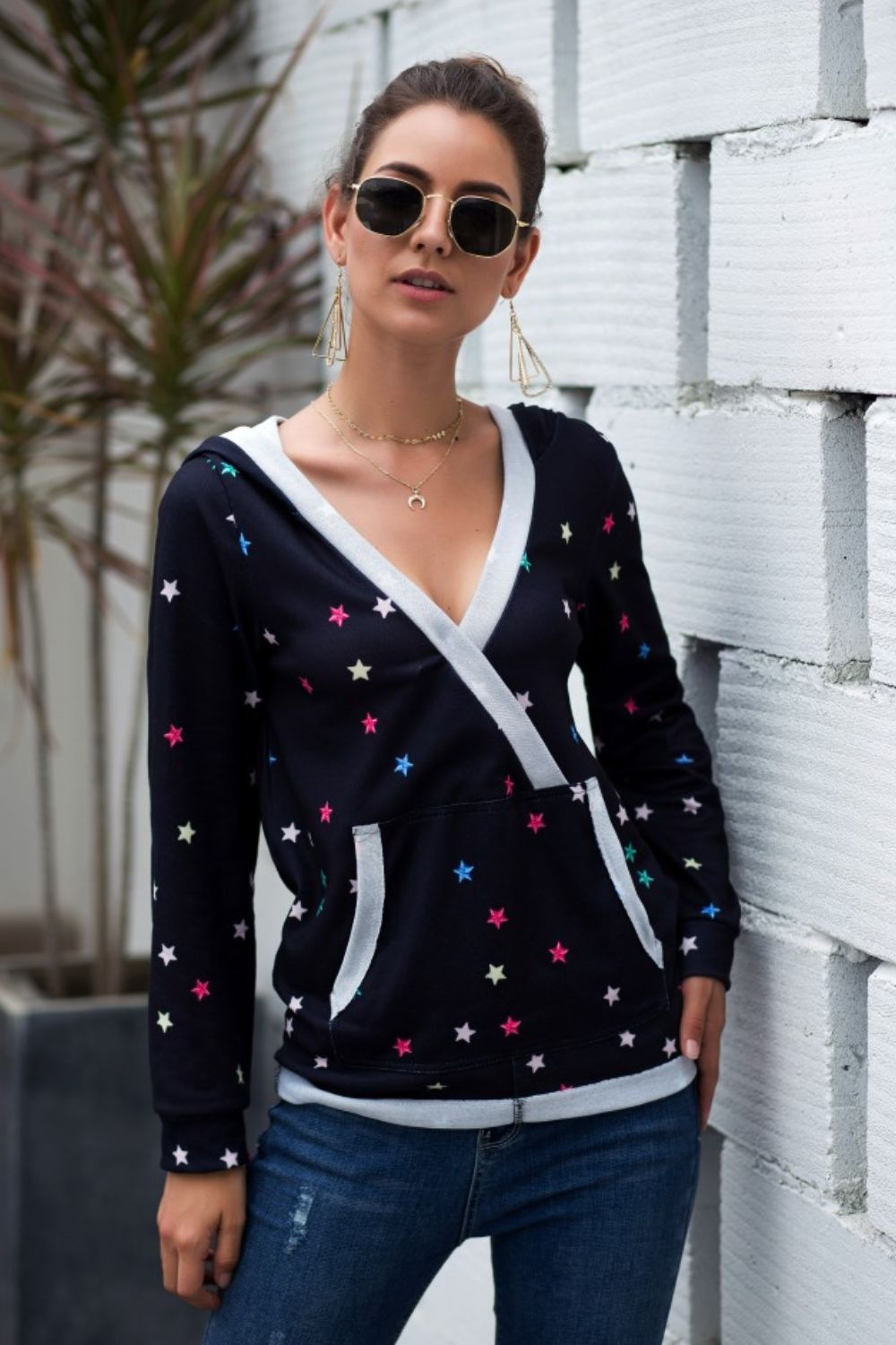 Star Print Kangaroo Pocket Hoodie - Sweatshirts & Hoodies - FITGGINS
